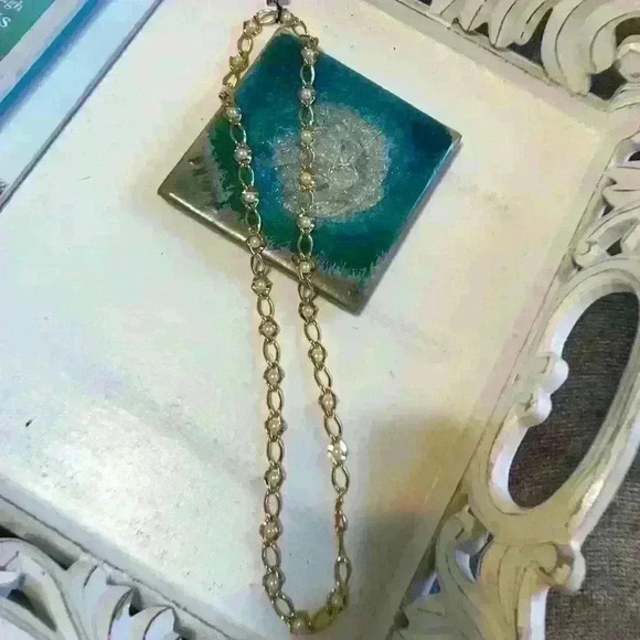 NWT Costume Jewelry: Gold & Pearl Chain - Picture 1 of 4